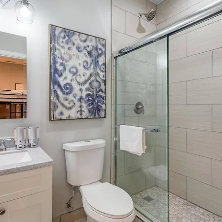 Suite 2 On Southport 4 Queen Beds Chicago Exterior photo